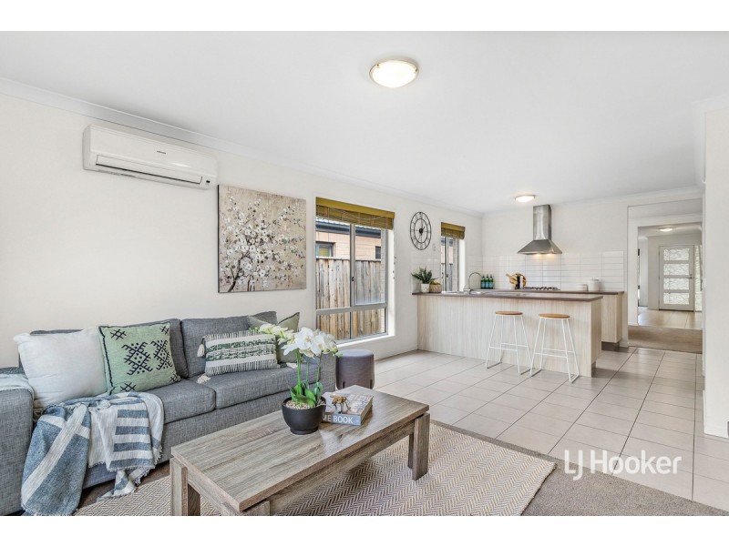 10 Bolivar Esplanade, Truganina VIC 3029