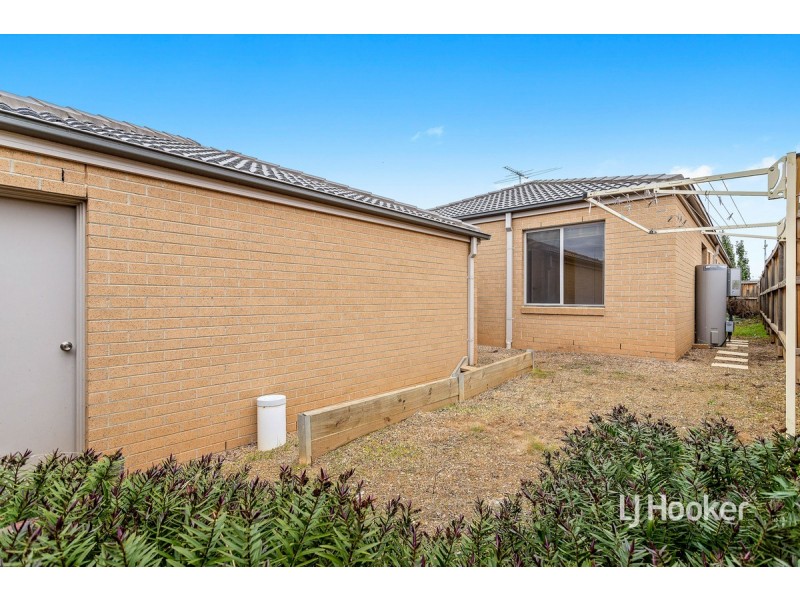 10 Bolivar Esplanade, Truganina VIC 3029