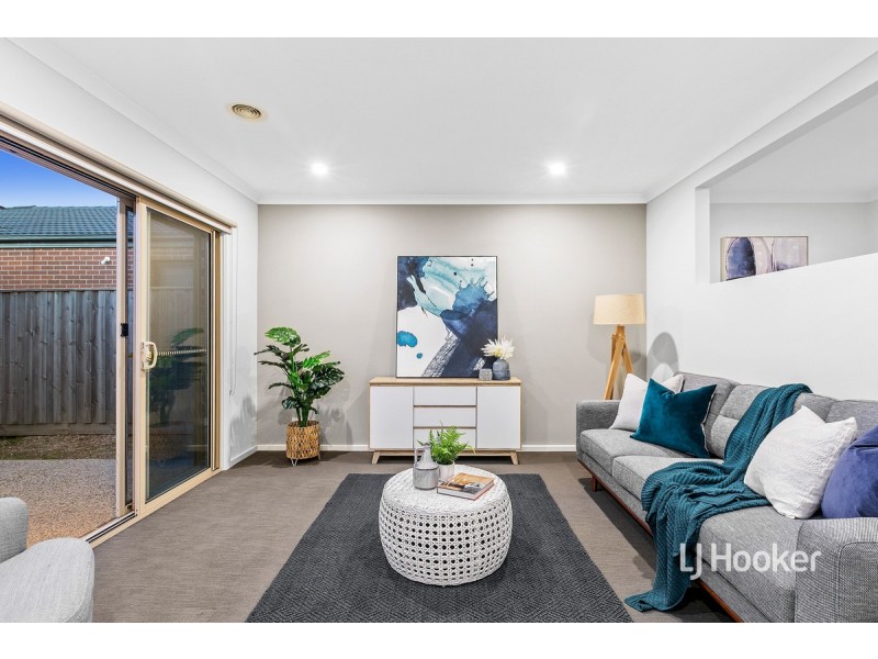 11 Leadbeater Street, Point Cook VIC 3030