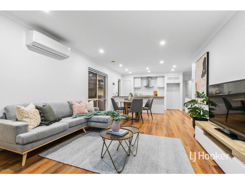 11 Leadbeater Street, Point Cook VIC 3030