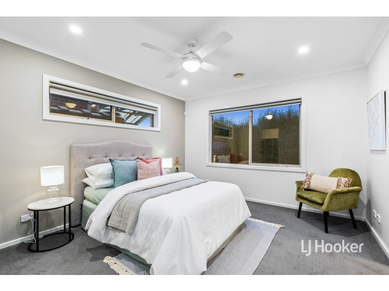 11 Leadbeater Street, Point Cook VIC 3030