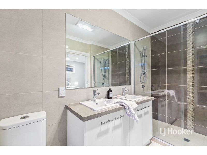 11 Leadbeater Street, Point Cook VIC 3030