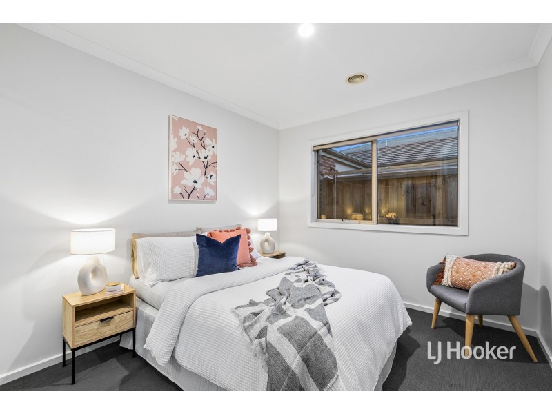 11 Leadbeater Street, Point Cook VIC 3030