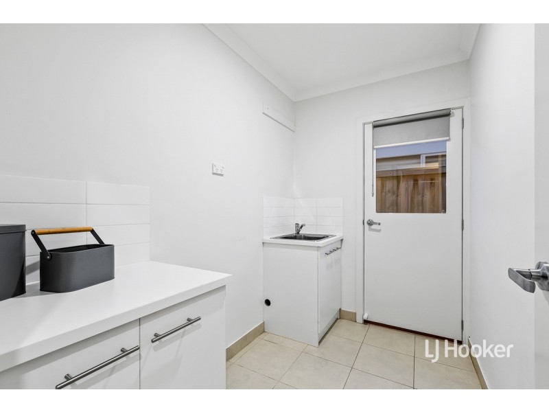 11 Leadbeater Street, Point Cook VIC 3030