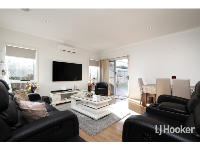 9 Neighbourhood Grove, Point Cook VIC 3030