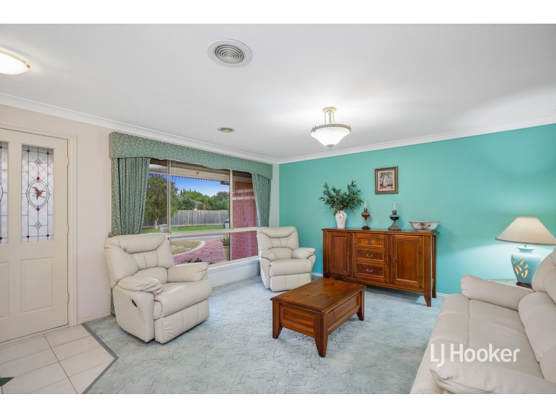 9 Hollington Crescent, Point Cook VIC 3030