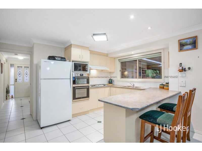 9 Hollington Crescent, Point Cook VIC 3030