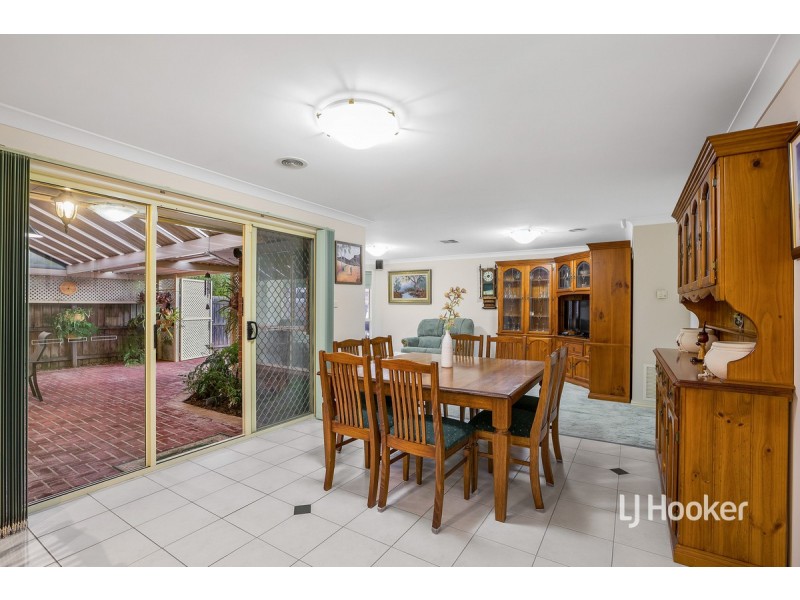 9 Hollington Crescent, Point Cook VIC 3030