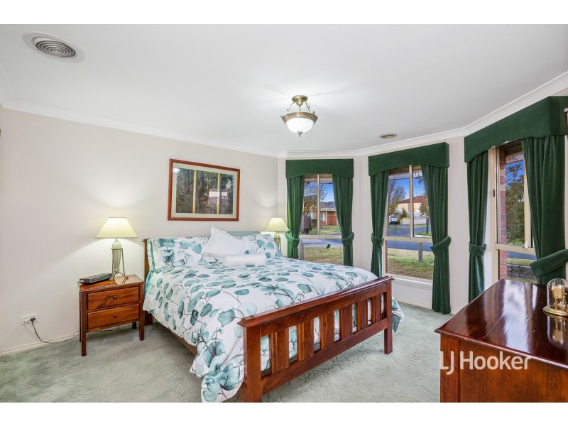 9 Hollington Crescent, Point Cook VIC 3030