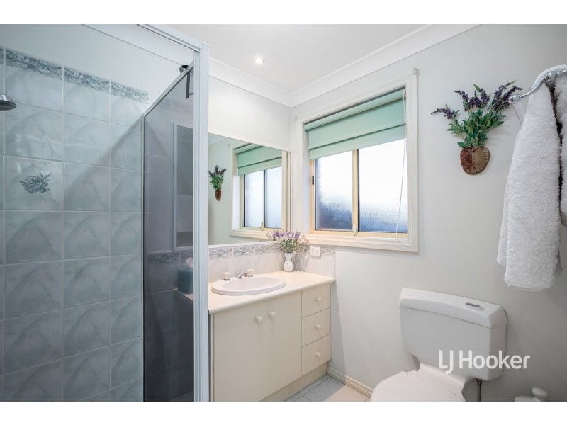 9 Hollington Crescent, Point Cook VIC 3030