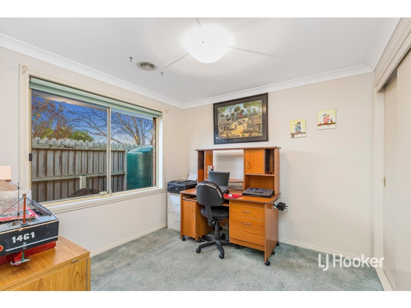 9 Hollington Crescent, Point Cook VIC 3030