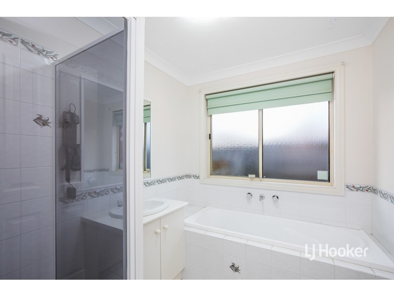 9 Hollington Crescent, Point Cook VIC 3030