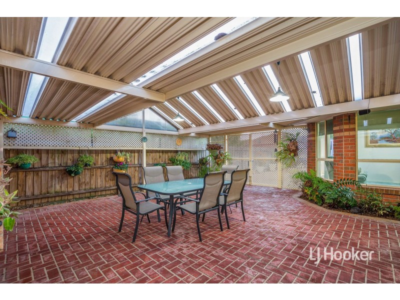 9 Hollington Crescent, Point Cook VIC 3030