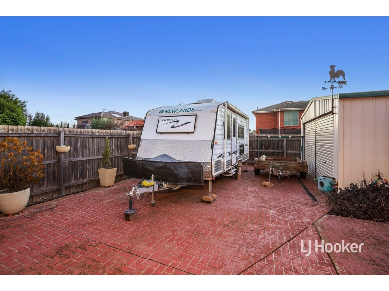 9 Hollington Crescent, Point Cook VIC 3030