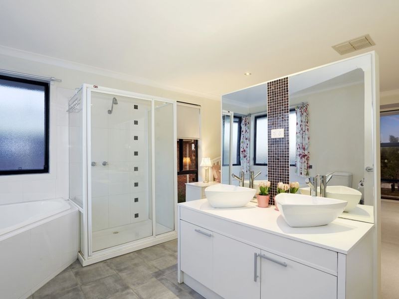 6 Innisfail Drive, Point Cook VIC 3030