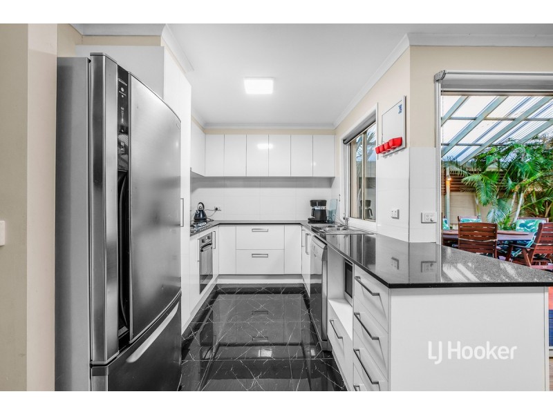 2 Graf Way, Point Cook VIC 3030