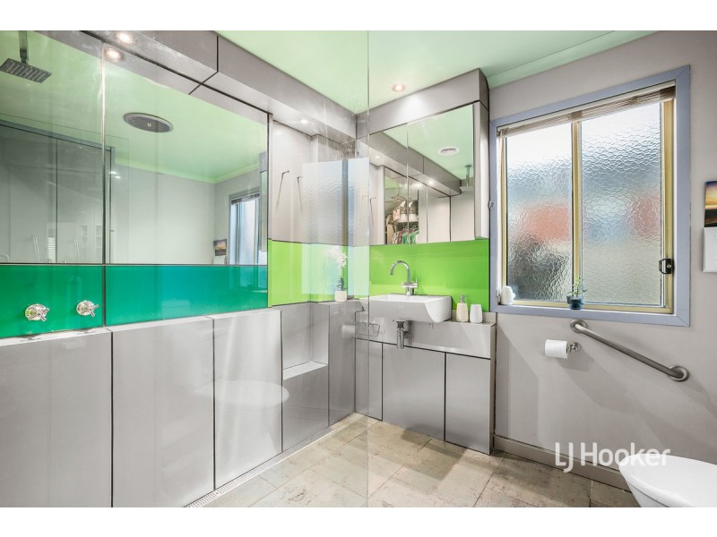 2 Graf Way, Point Cook VIC 3030