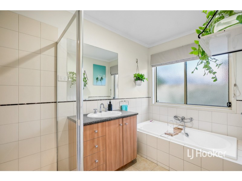2 Graf Way, Point Cook VIC 3030