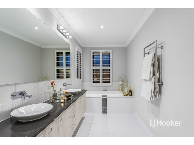 170 Tom Roberts Parade, Point Cook VIC 3030