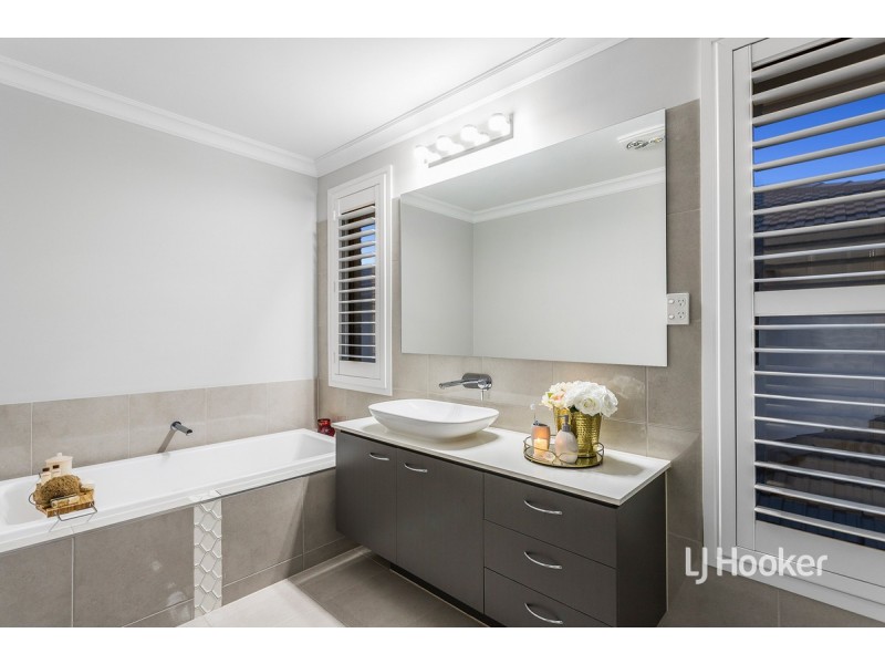 170 Tom Roberts Parade, Point Cook VIC 3030