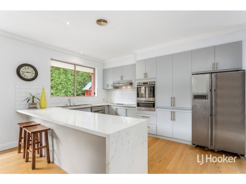 16 Fleming Avenue., Seabrook VIC 3028