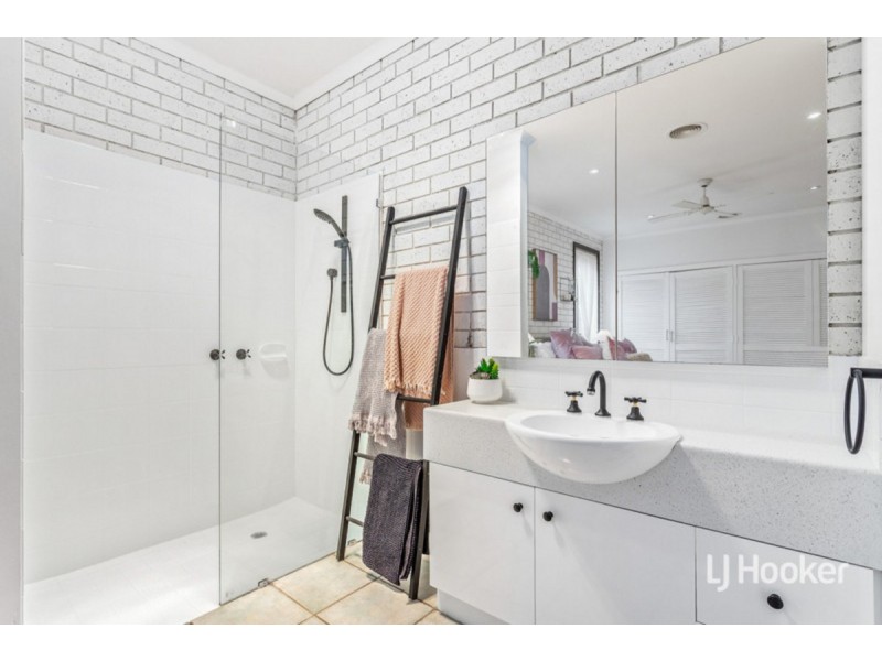 16 Fleming Avenue., Seabrook VIC 3028