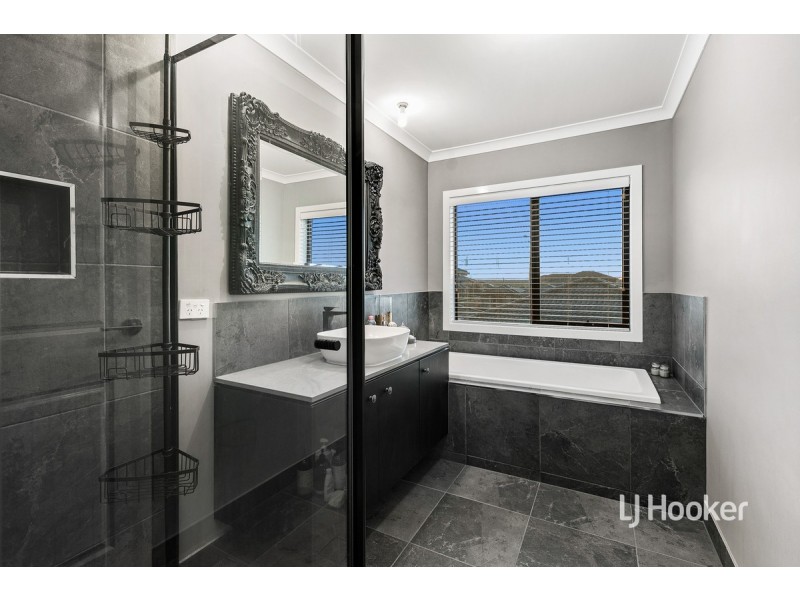 17 Hounslow Drive, Wyndham Vale VIC 3024