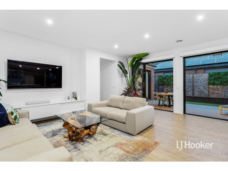 11 Parkstone Crescent, Point Cook VIC 3030