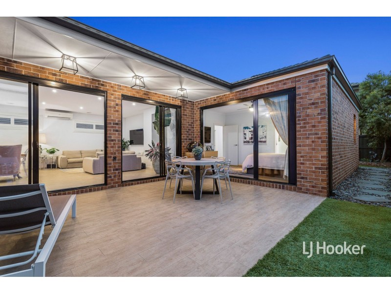 11 Parkstone Crescent, Point Cook VIC 3030