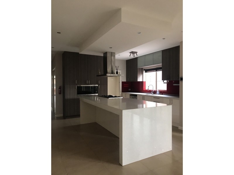 10 Cordner Way, Point Cook VIC 3030