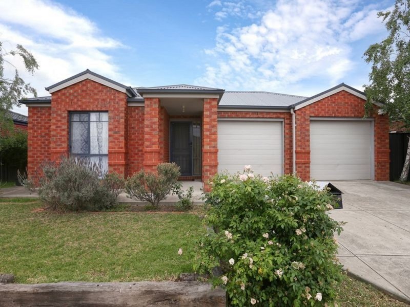 9 Lindsay Gardens, Point Cook VIC 3030