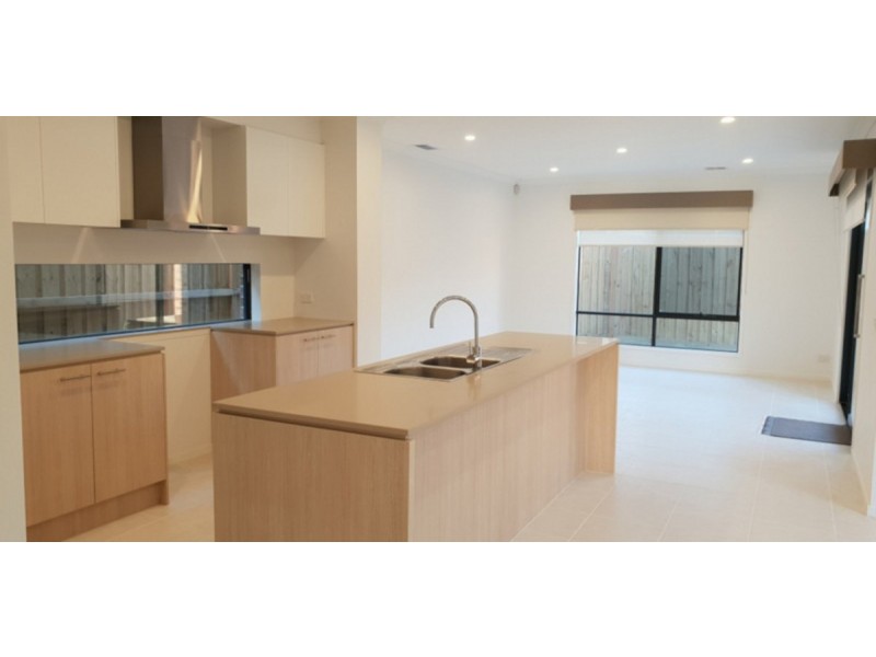 17 Abbots Avenue, Williams Landing VIC 3027