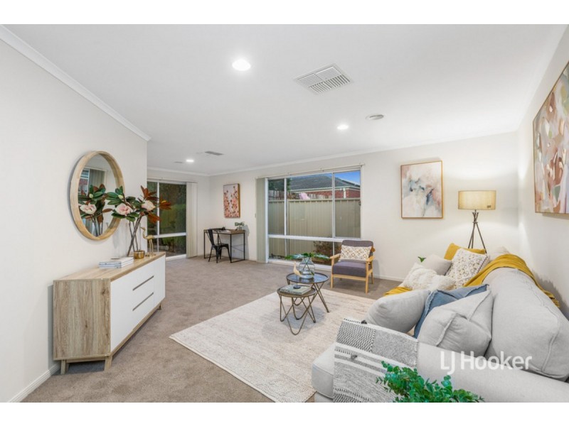 4 Dalkeith Drive, Point Cook VIC 3030