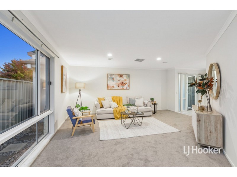 4 Dalkeith Drive, Point Cook VIC 3030