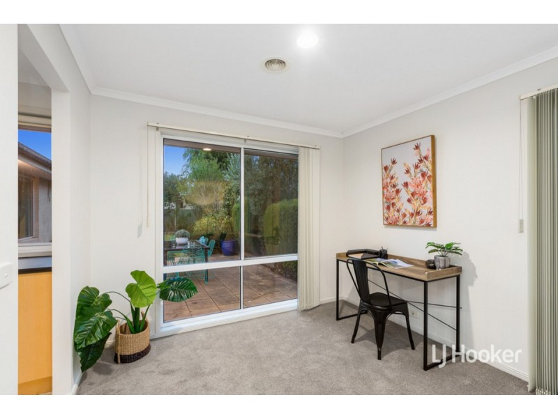 4 Dalkeith Drive, Point Cook VIC 3030
