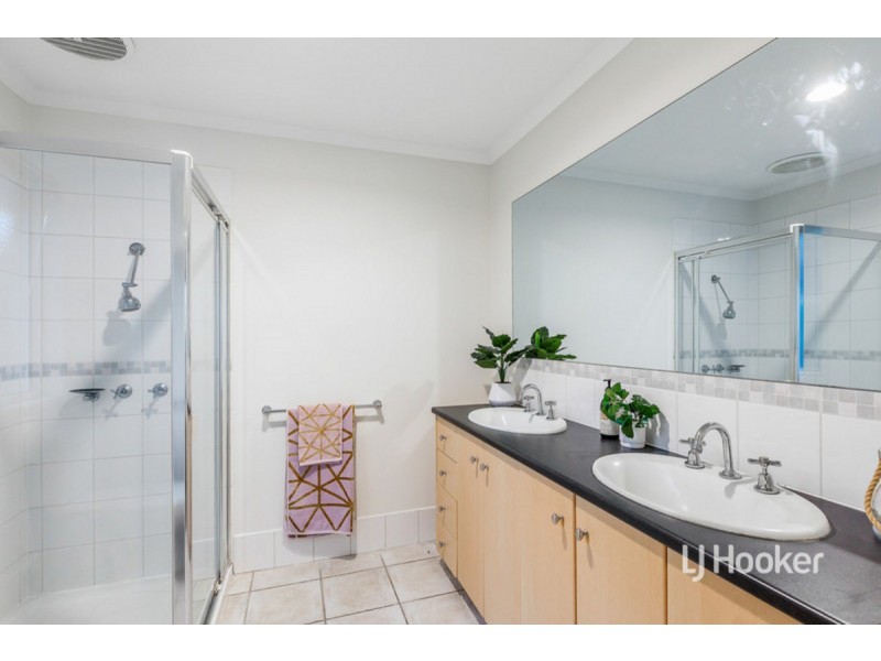 4 Dalkeith Drive, Point Cook VIC 3030