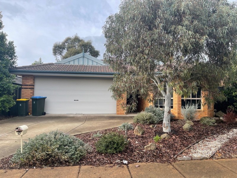 17 Whitlam Green, Point Cook VIC 3030