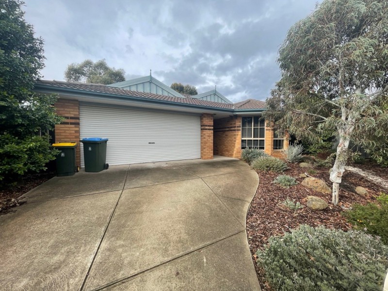 17 Whitlam Green, Point Cook VIC 3030