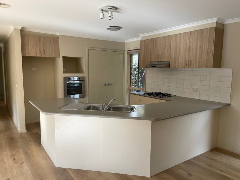 17 Whitlam Green, Point Cook VIC 3030