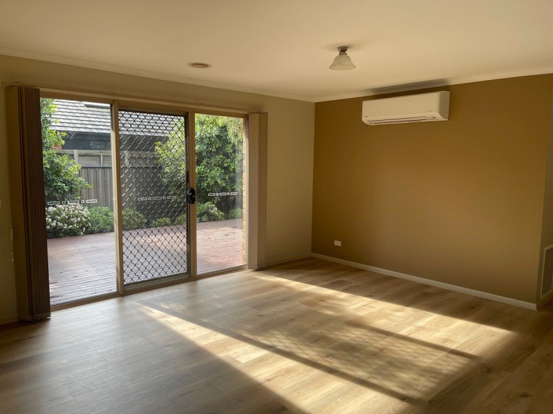 17 Whitlam Green, Point Cook VIC 3030