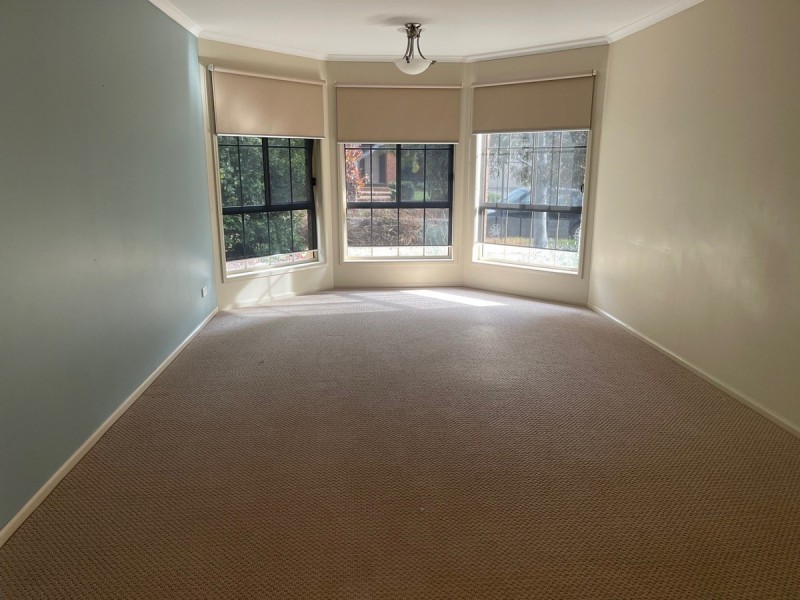 17 Whitlam Green, Point Cook VIC 3030