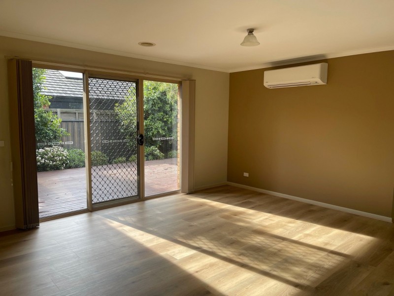 17 Whitlam Green, Point Cook VIC 3030