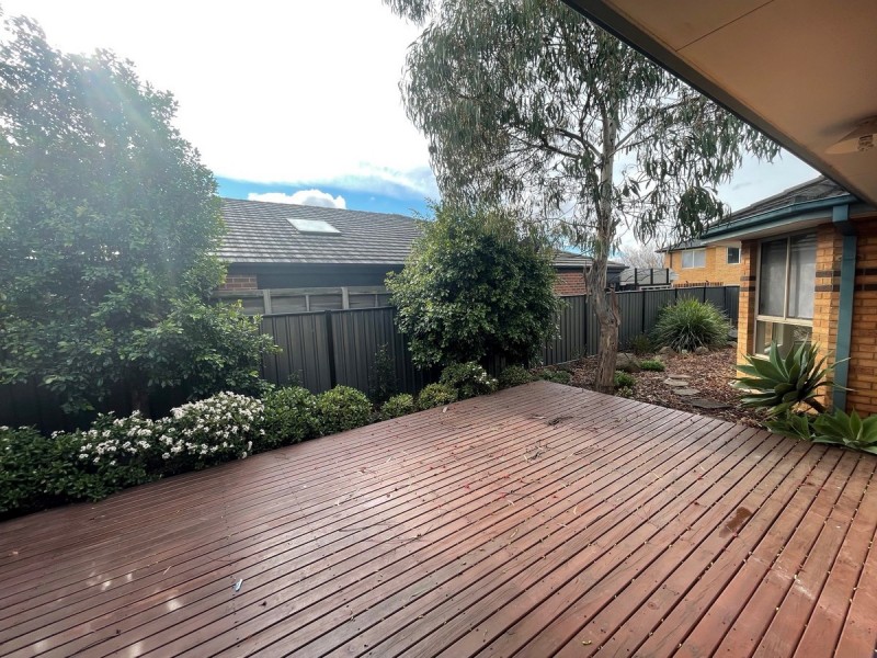 17 Whitlam Green, Point Cook VIC 3030