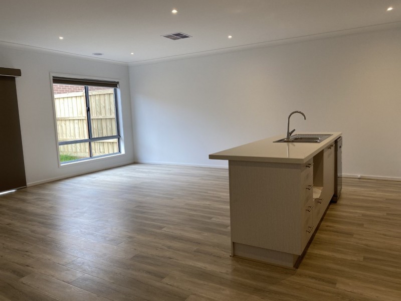 34 Lucerne Drive, Truganina VIC 3029