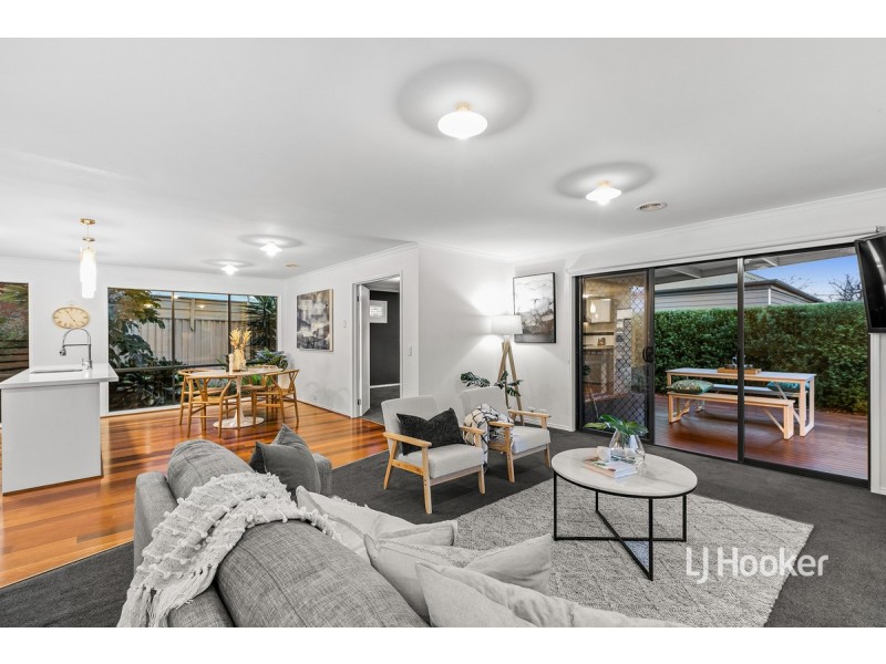 8 Hanna Street, Point Cook VIC 3030