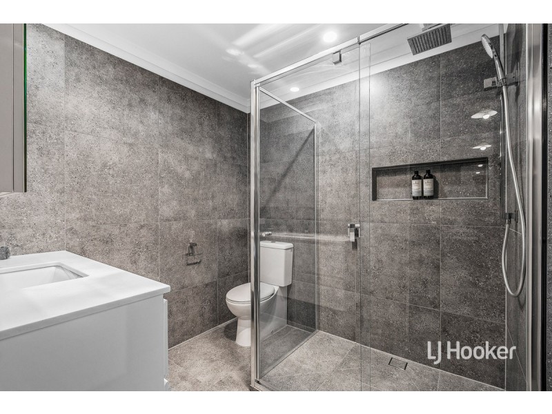 8 Hanna Street, Point Cook VIC 3030