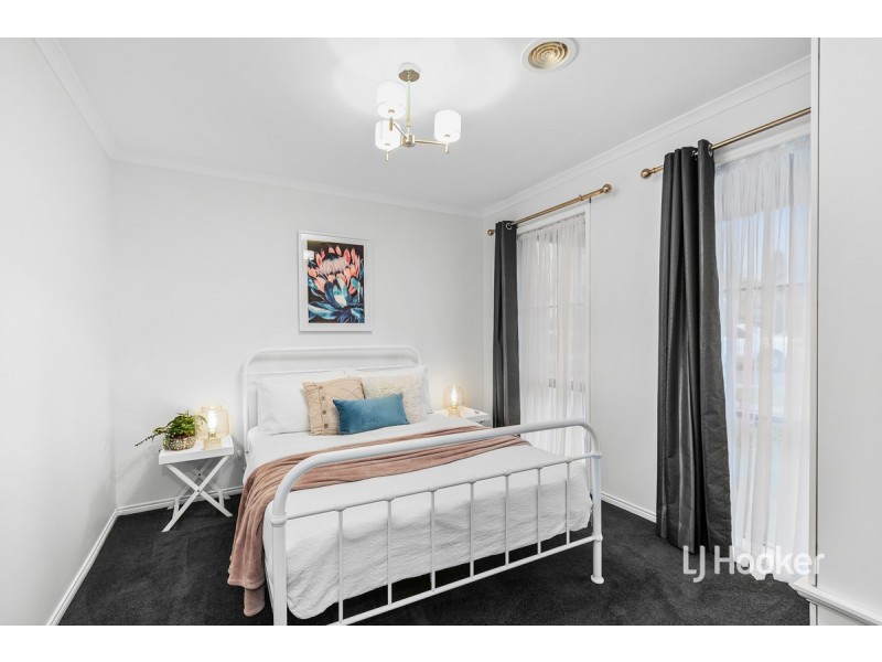 8 Hanna Street, Point Cook VIC 3030