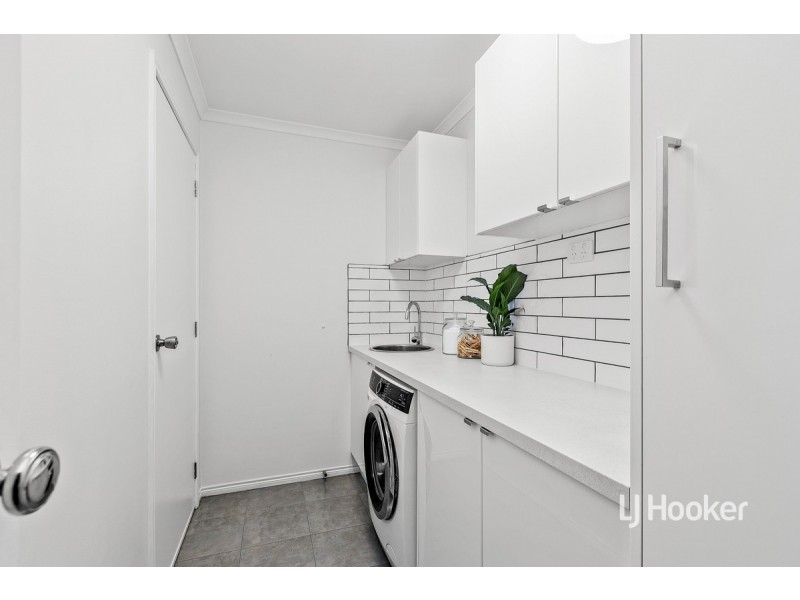 8 Hanna Street, Point Cook VIC 3030