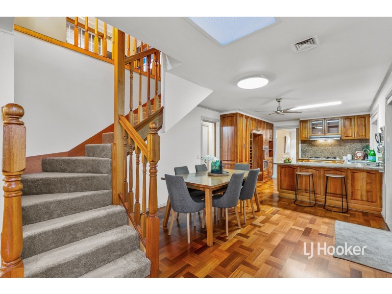 26 Sommers Drive, Altona Meadows VIC 3028