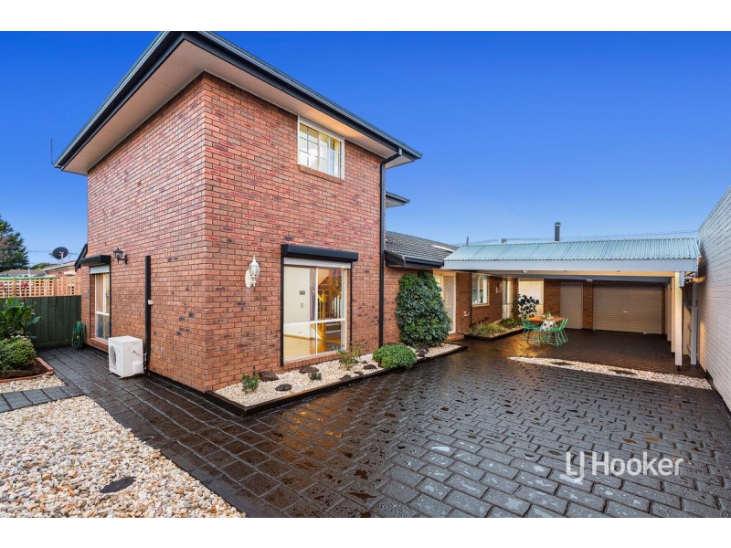26 Sommers Drive, Altona Meadows VIC 3028